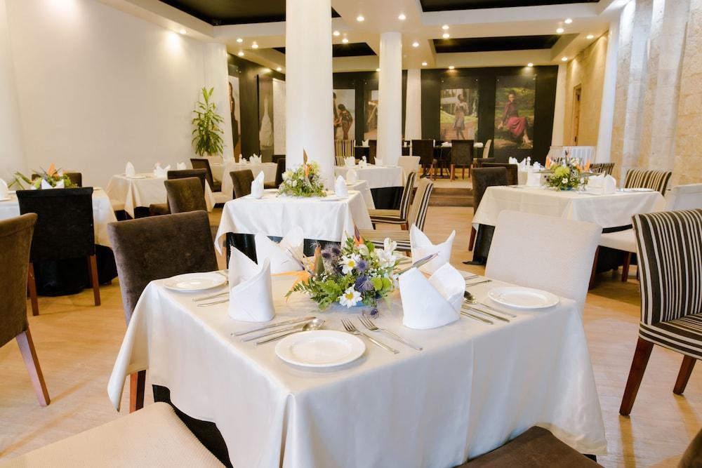West Wood Hotel Nairobi Buitenkant foto
