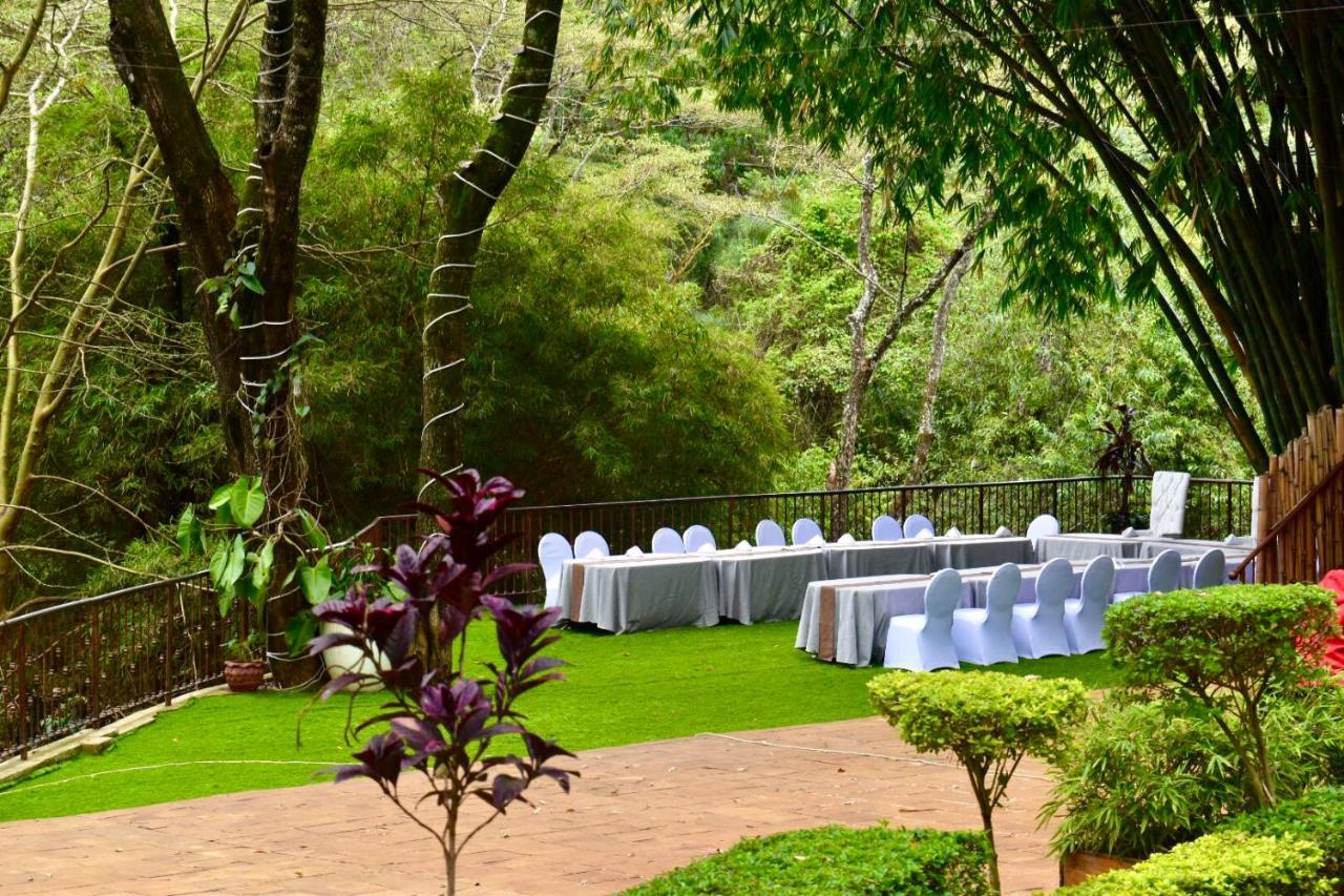 West Wood Hotel Nairobi Buitenkant foto